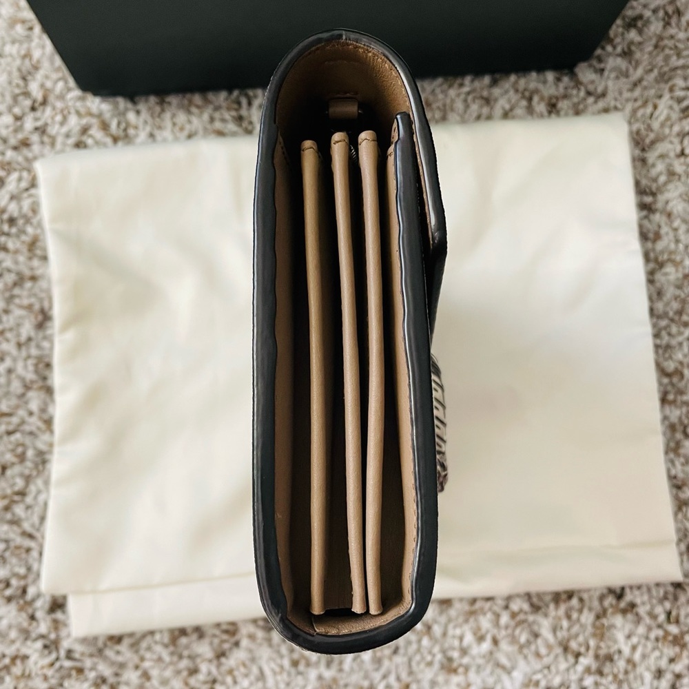 Authentic Gucci Dionysus GG Supreme chain wallet - Picture 4 of 12